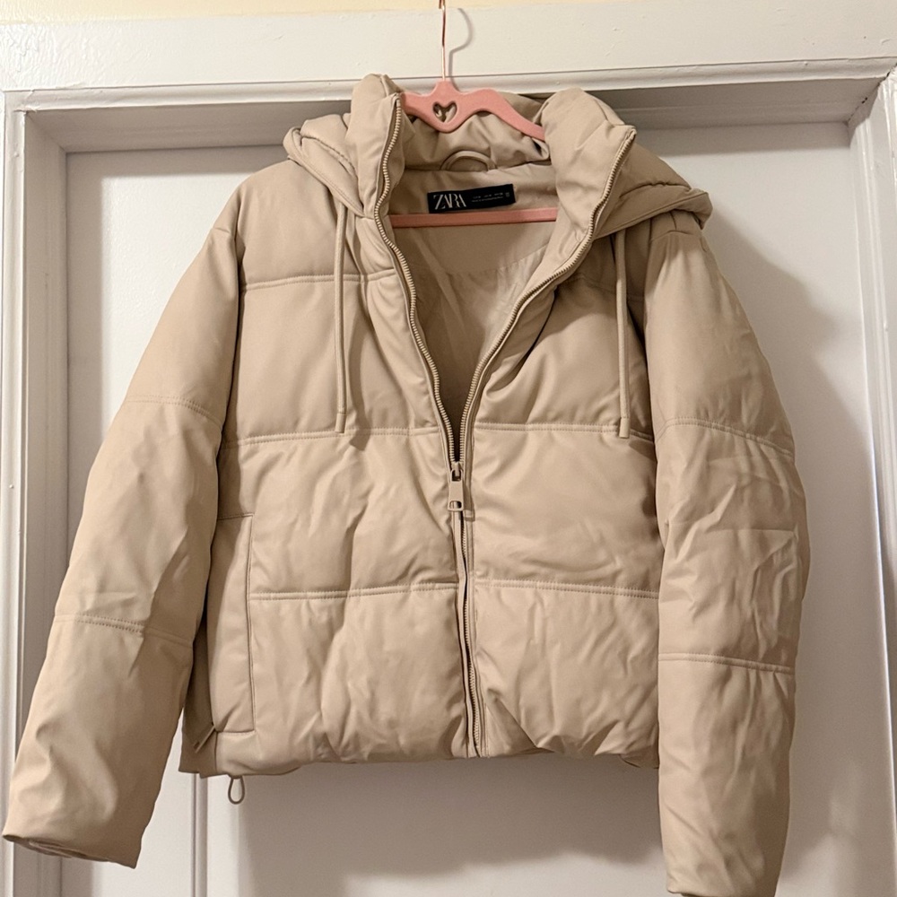 Zara Women's Beige Puffer Coat